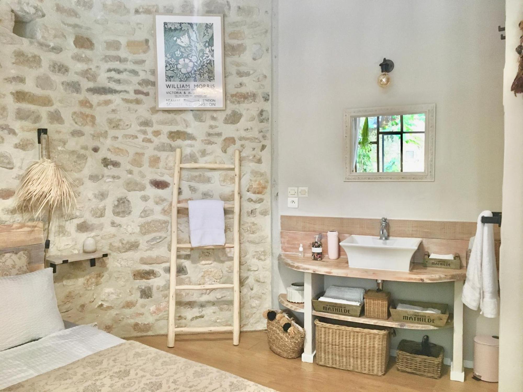 Bed and Breakfast La Dame Jeanne Fontanes  Exterior foto