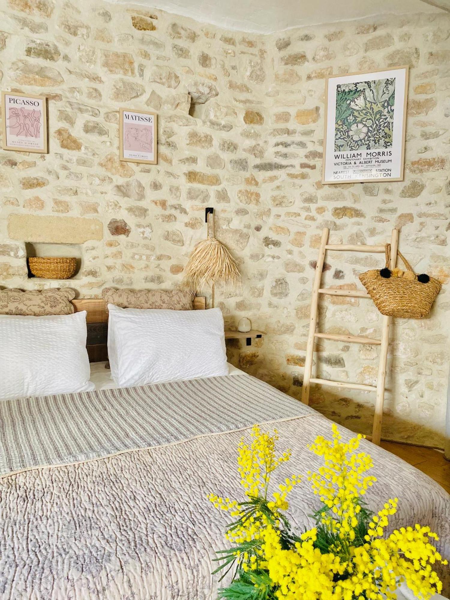 Bed and Breakfast La Dame Jeanne Fontanes  Exterior foto
