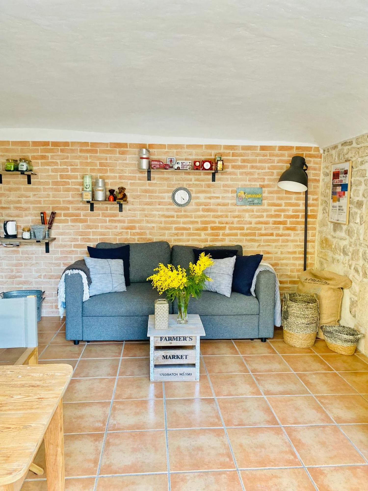 Bed and Breakfast La Dame Jeanne Fontanes  Exterior foto