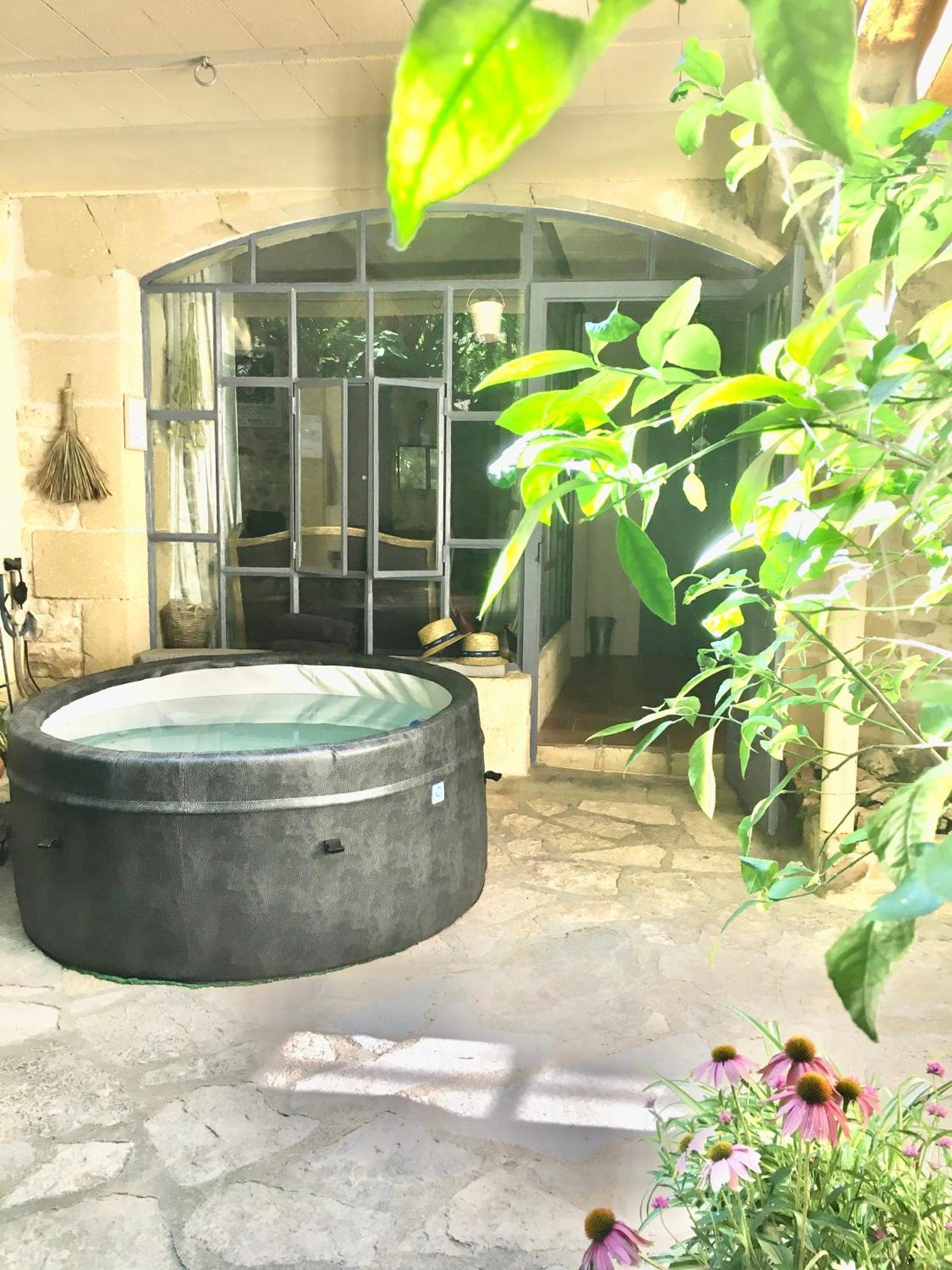 Bed and Breakfast La Dame Jeanne Fontanes  Exterior foto